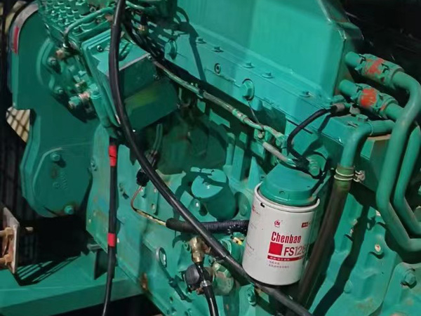 巴马如何确定新的发电机组控制系统是否与原系统兼容？