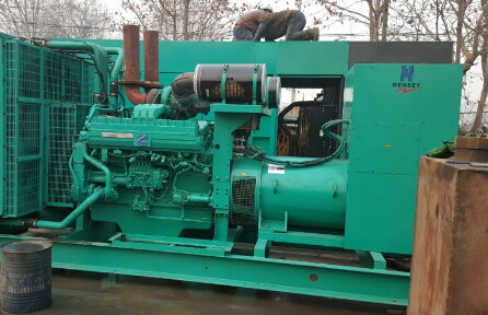 巴马发电机组如何判断水冷式机油散热器内部是否需要清洗？